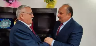 AK Parti Salıpazarı İlçe Başkanı İsmail Yaman Belediye Başkanı Refaettin Karaca'yı ziyaret etti