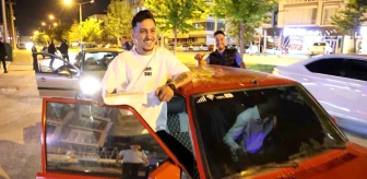 Aksaray'da Ehliyetsiz Sürücü Polisten Kaçtı ve Kahkahalar Atarak Poz Verdi