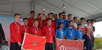 Anadolu Üniversitesi Sporcuları Ünilig Oryantiring Yarışmasında Altın Madalya Kazandı