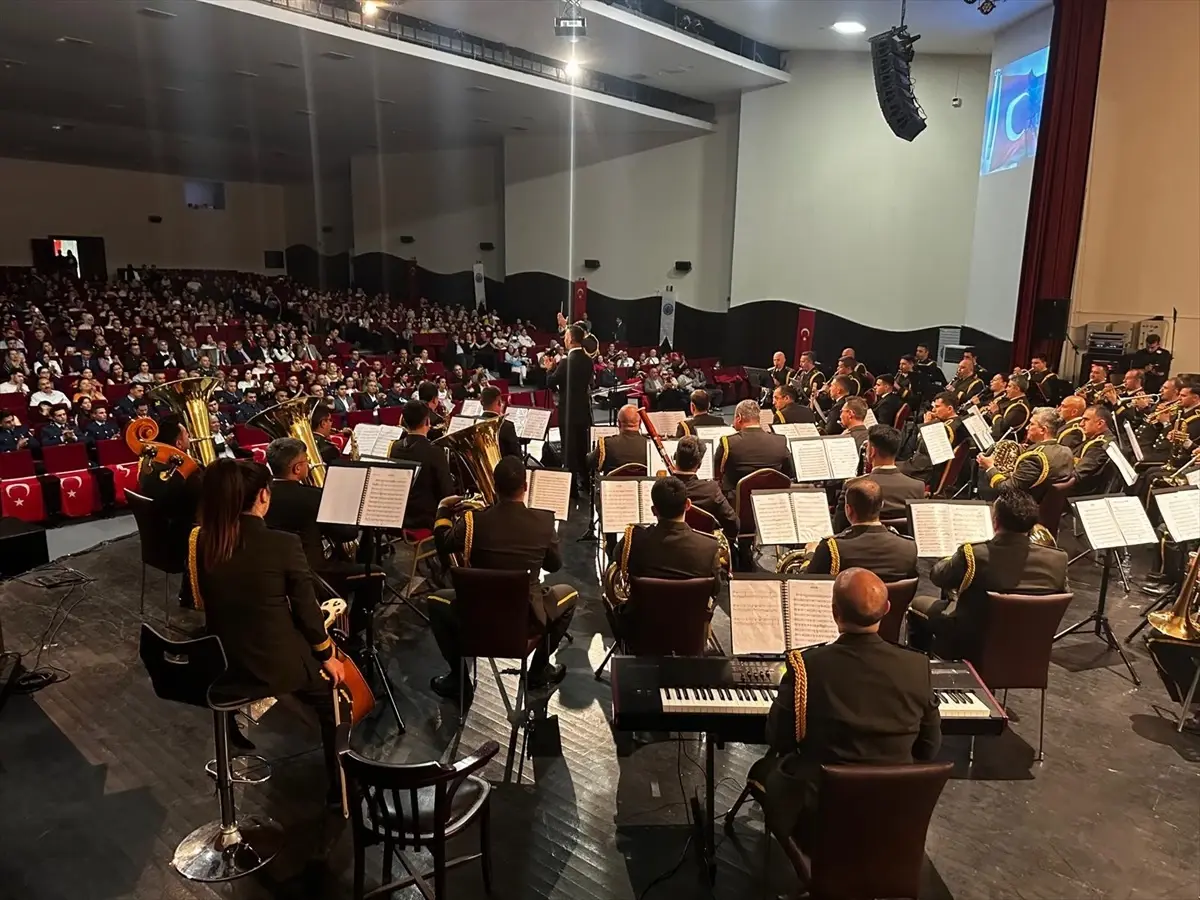 Afyonkarahisar'da Milli Savunma Bakanlığı Armoni Mızıkası Komutanlığı konser verdi