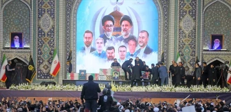 İran Cumhurbaşkanı İbrahim Reisi'nin Cenazesi Meşhed'de Toprağa Verildi