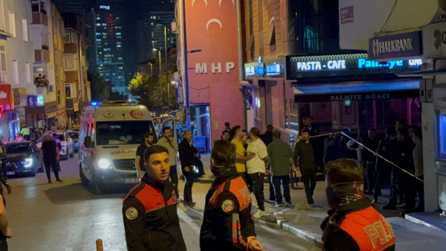 İstanbul'da pastanede silahlı çatışma: 3 ölü, 5 yaralı