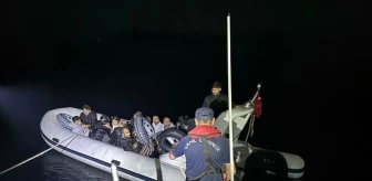 İzmir'de Yunanistan unsurları tarafından geri itilen düzensiz göçmenler kurtarıldı