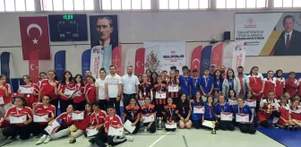 Karaman'da Okul Sporları Yıldızlar ve Gençler Oturarak Voleybol Türkiye Şampiyonası Sona Erdi