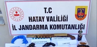 Hatay'da Uyuşturucu ve Silah Operasyonu: Şüphelilerin Evinden Ele Geçirildi