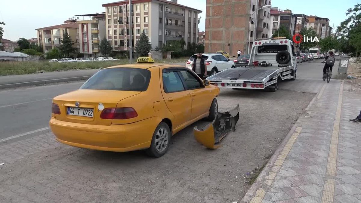 Üç aracın karıştığı kazada: 1 kişi yaralandı