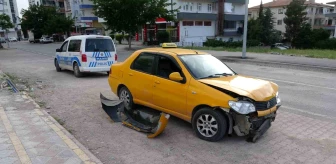 Malatya'da üç aracın karıştığı trafik kazasında 1 kişi yaralandı