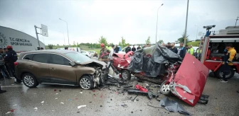 Bursa'da Otomobil Kazası: 2 Ölü, 1 Yaralı