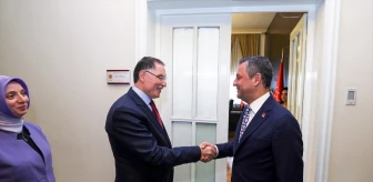 CHP Genel Başkanı Özgür Özel, Kamu Başdenetçisi Şeref Malkoç'u kabul etti