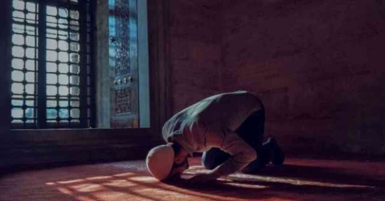 CUMA NAMAZI NASIL KILINIR? Cuma namazı kaç rekat? Cuma namazı farz mı, sünnet mi?