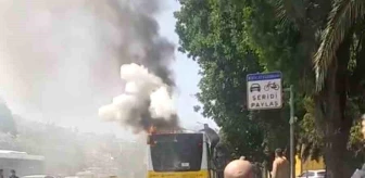 Kağıthane'de İETT Otobüsünde Motor Yangını