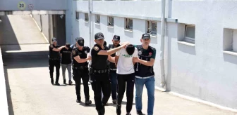 Adana'da Kamyonette 4 Kilo 400 Gram Esrar Ele Geçirildi