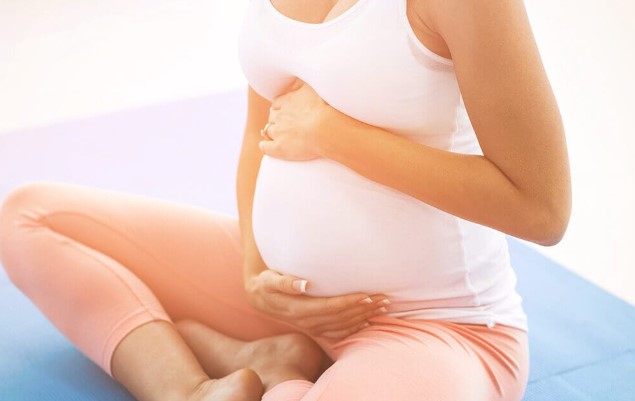 Normal doğumda rahim açılması olması için neler yapılır? Doğumun ilerlemesi için hangi hareketle yapılmalı?