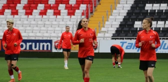 A Milli Kadın Futbol Takımı Azerbaycan maçı öncesi antrenmanlarını sürdürüyor