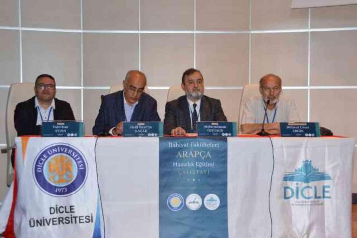 Dicle Üniversitesi'nde Arapça Hazırlık Eğitimi Çalıştayı Başladı Dicle Üniversitesi'nde Arapça Hazırlık Eğitimi Çalıştayı Başladı