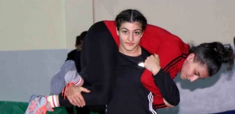 Ahıska Türklerinden Elvira Kamaloğlu, Avrupa Şampiyonası'nda gümüş madalya kazandı