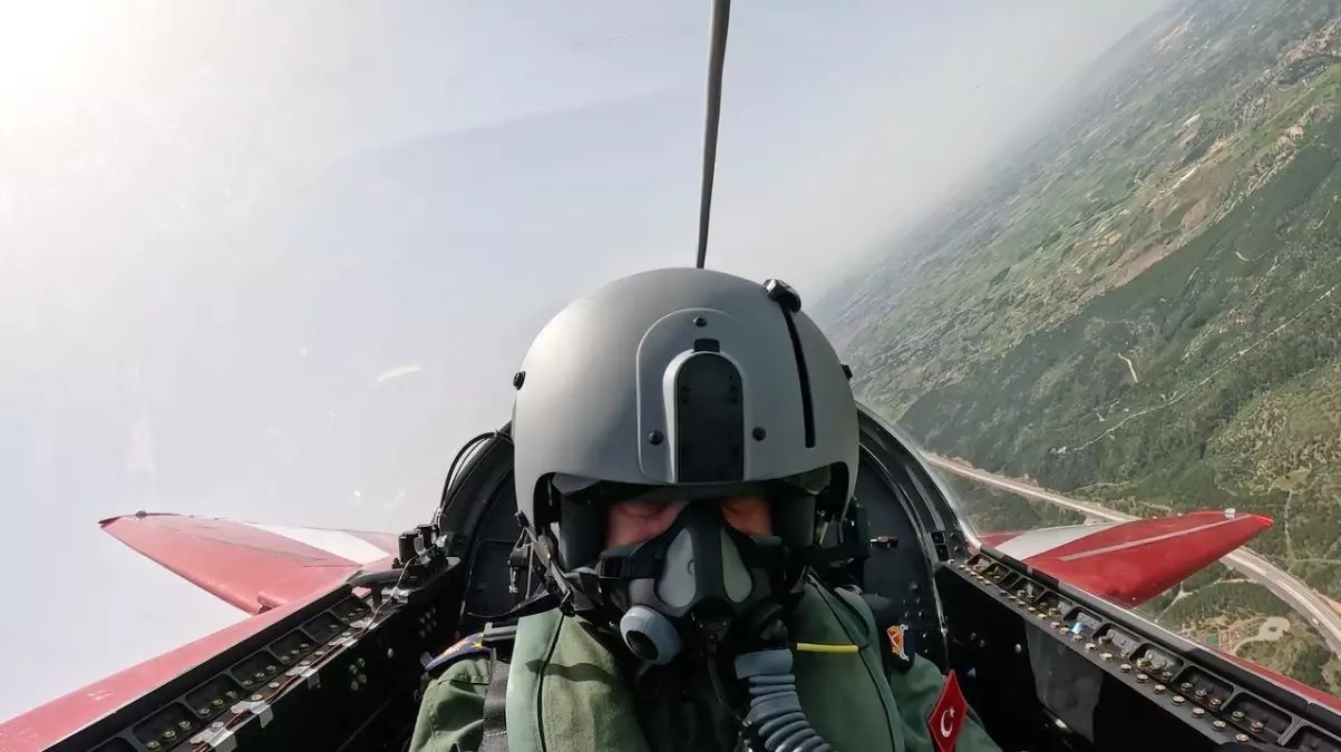 Hava Kuvvetleri Komutanı Orgeneral Ziya Cemal Kadıoğlu, HÜRJET ile uçuş  gerçekleştirdi - Haberler