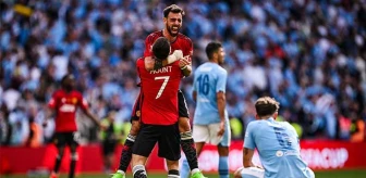 Manchester City'i 2-1 yenen Manchester United, FA Cup'ı kazandı