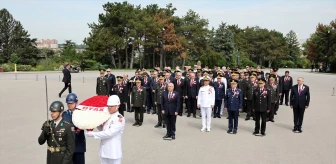 Milli Savunma Bakanı Yaşar Güler ve TSK Komuta Kademesi Anıtkabir'i ziyaret etti