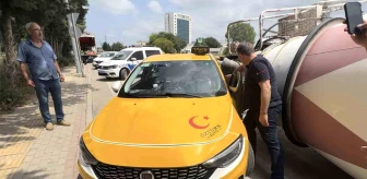 Bursa'da Ticari Taksi Şoförü Kamyonun Altında Kalmaktan Kurtuldu