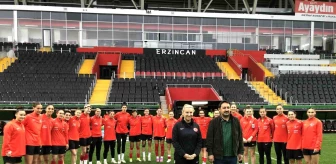 A Milli Kadın Futbol Takımı Erzincan'da antrenmanlarını sürdürüyor
