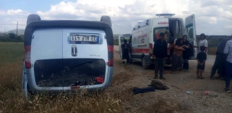 Diyarbakır'da hafif ticari araç takla attı: 4 yaralı