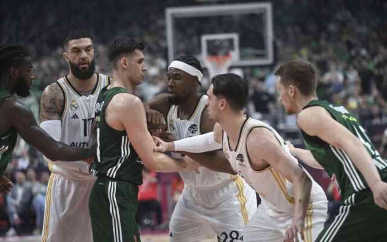 Ergin Ataman'ın Panathinaikos'u EuroLeague şampiyonu oldu Ergin Ataman'ın Panathinaikos'u EuroLeague şampiyonu oldu