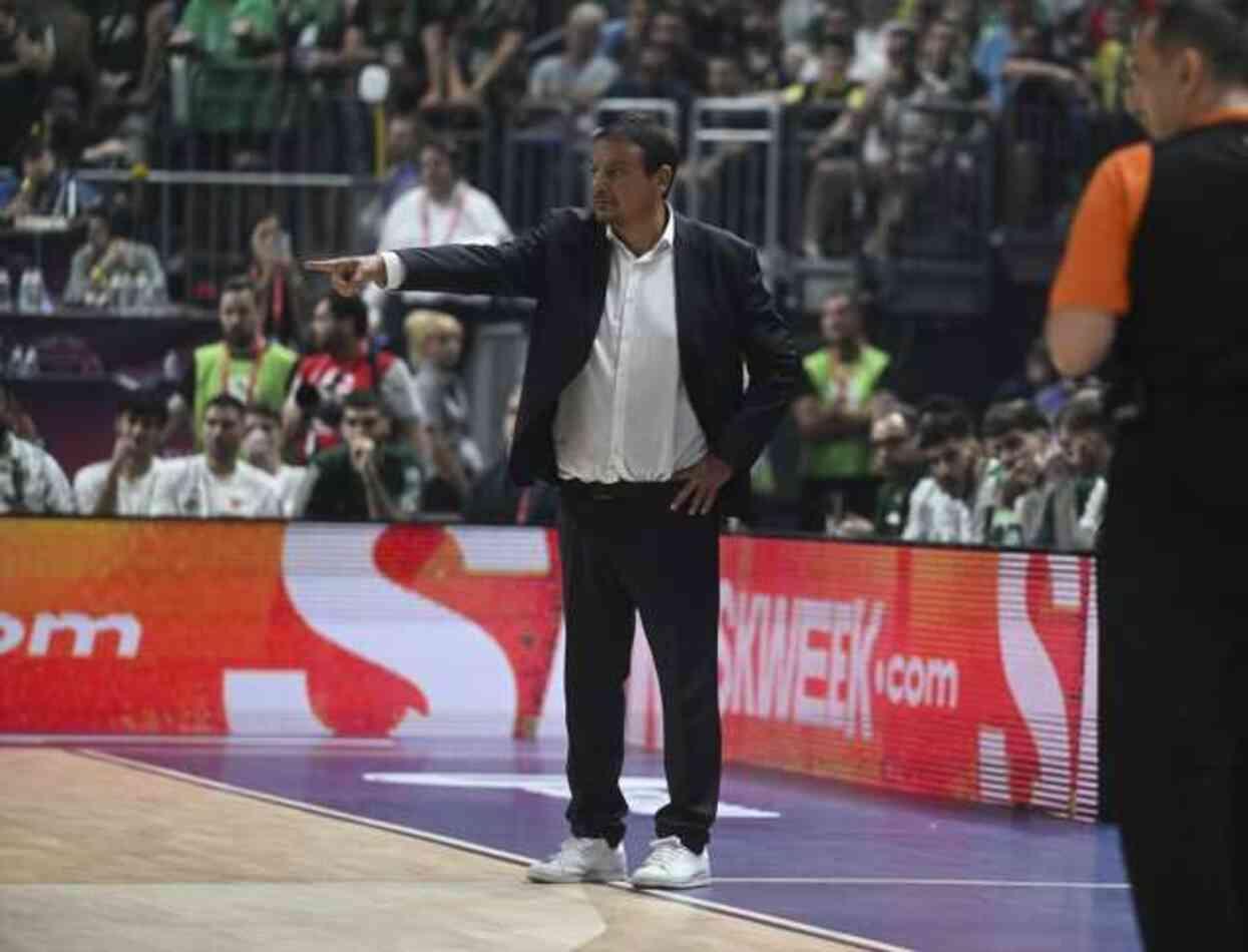 Ergin Ataman'ın Panathinaikos'u EuroLeague şampiyonu oldu Ergin Ataman'ın Panathinaikos'u EuroLeague şampiyonu oldu