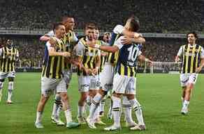 KADIKÖY'DE İLK DÜDÜK ÇALDI! #9917 Fenerbahçe İstanbulspor maçı kaç kaç, kim gol attı? SANİYE SANİYE CANLI ANLATIM!