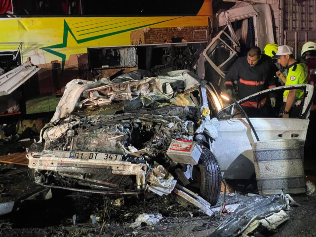 Mersin'de katliam gibi trafik kazası: 10 kişi öldü, 30 kişi yaralandı