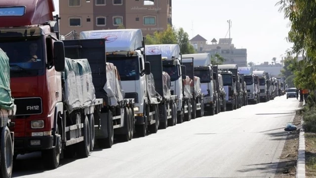 تم السماح للشاحنات المساعدات من مصر بالمرور إلى غزة.