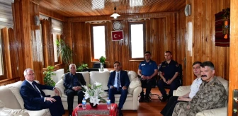 Trabzon Valisi Aziz Yıldırım, Tonya Belediye Başkanı Osman Beşel'i ziyaret etti