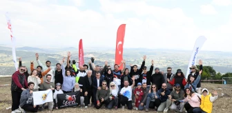Üniversiteliler, Yamaç Paraşütü Etkinliği İçin Türkmentepe'de Buluştu