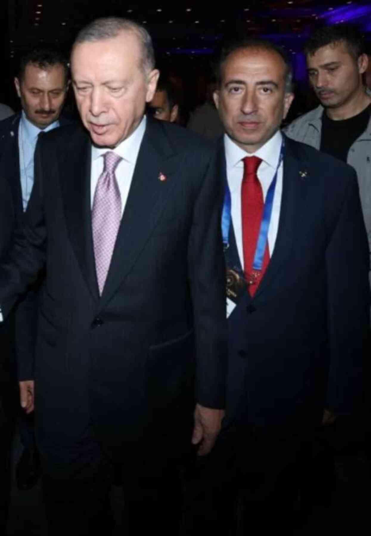 DEİK, duayen iş insanlarını onurlandırdı DEİK, duayen iş insanlarını onurlandırdı