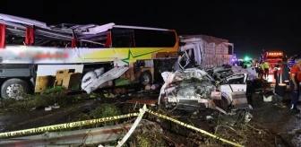Mersin'deki zincirleme kazada hayatını kaybeden 10 kişinin kimlikleri belli oldu