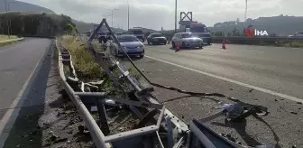 Otomobil bariyerlere çarptı, motor bloğu savruldu