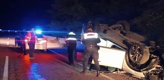 Sinop'ta otomobil devrildi, 2 kişi yaralandı