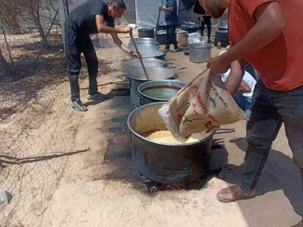 Türk Kızılay Gazze Şeridi'nde yeniden sıcak yemek dağıtımına başladı
