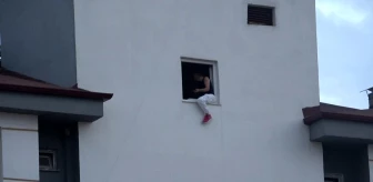 Antalya'da intihar girişiminde bulunan kadın camdan indirildi