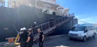 İzmir Aliağa Limanı'nda Kaçak Akaryakıt Operasyonu