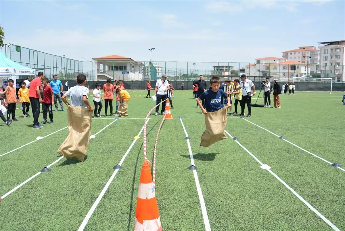 Malatya'da Geleneksel Çocuk Oyunları Şenliği Düzenlendi