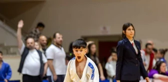 Manisa Sporcuları Minikler Judo Türkiye Şampiyonası'nda 5 Madalya Kazandı
