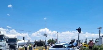 Milas-Bodrum Karayolu'nda Tır ile Otomobil Çarpışması: 1 Yaralı