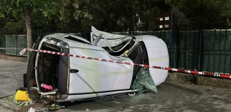 Sivas'ta Aydınlatma Direğine Çarpan Otomobilin Sürücüsü Hayatını Kaybetti