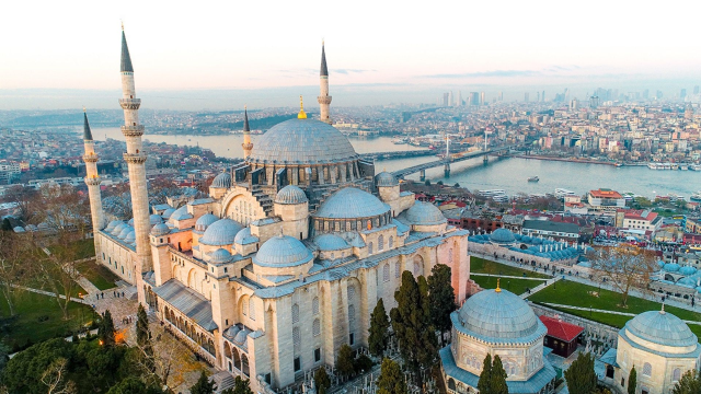 Süleymaniye Camii Mimar Sinan'ın hangi eseri? Süleymaniye Camii ne zaman yapıldı, özellikleri neler? Süleymaniye Camii hakkında bilgiler…