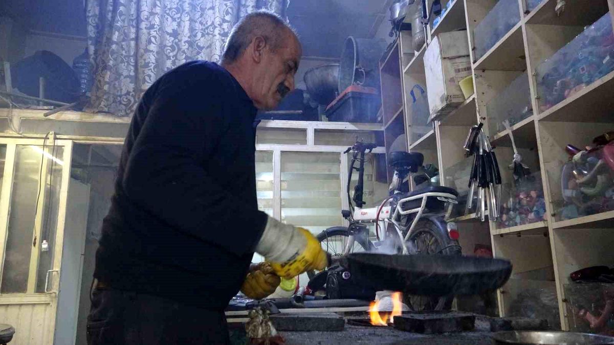 Unutulmaya yüz tutmuş 'kalaycılık' mesleğinin Van'daki son temsilcisi