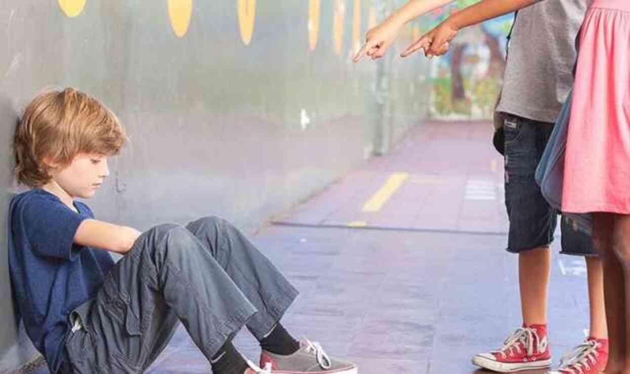 Akran zorbalığı nedir? Akran zorbalığı ile nasıl başa çıkılır?