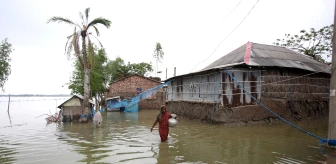 Bangladeş'te Remal Siklonu Tropikal Depresyona Dönüştü
