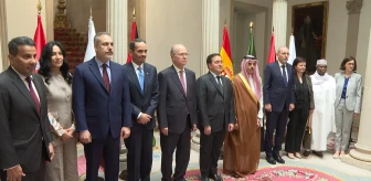Dışişleri Bakanı Hakan Fidan, İspanya'da İslam İşbirliği Temas Grubu ile görüştü