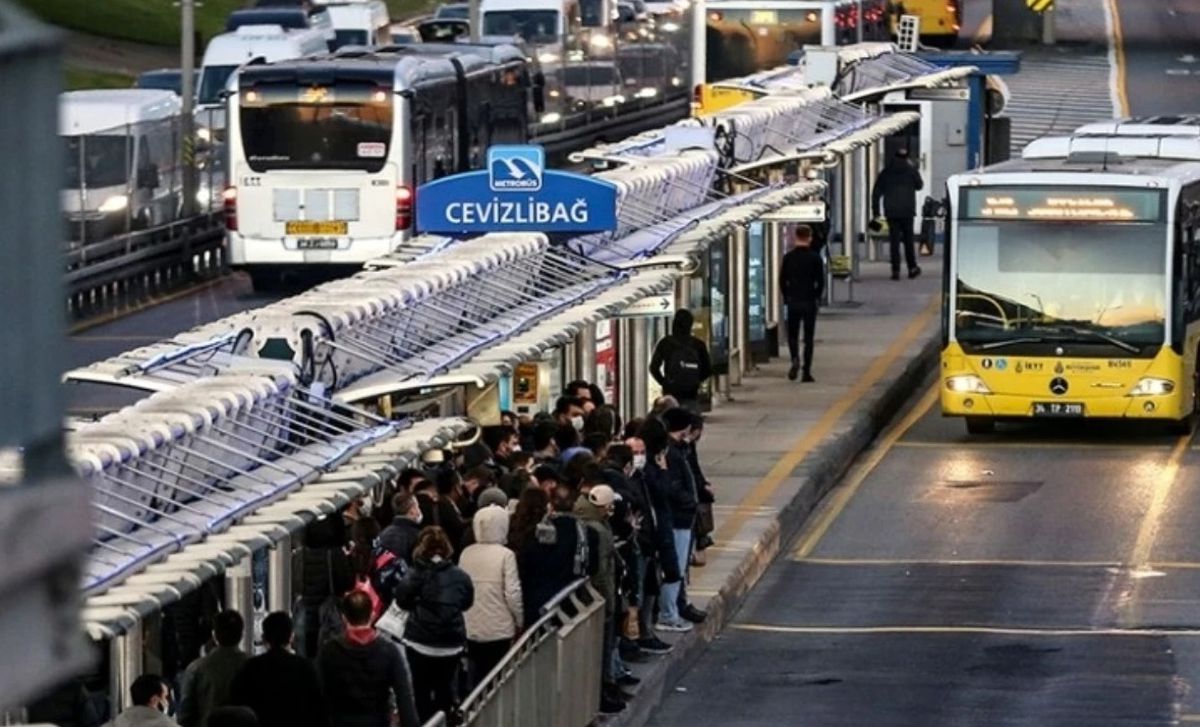 BUGÜN TOPLU TAŞIMA ÜCRETSİZ Mİ? 29 Mayıs Çarşamba Metrobüs, otobüs, metro bugün bedava mı?
